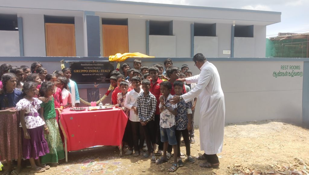 Perambalur, India: toilette per il doposcuola